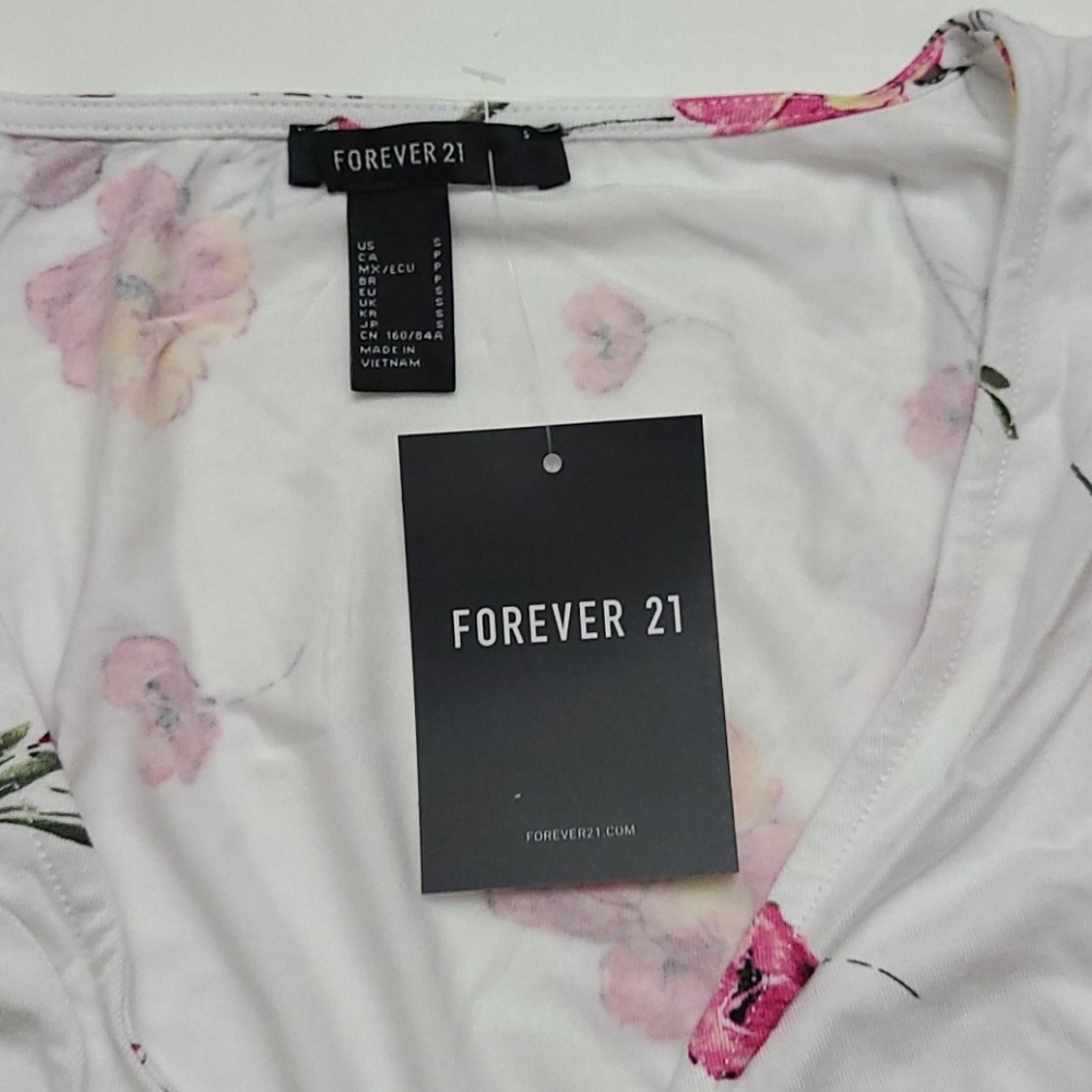 NWT Forever 21 Floral Top - Picture 4 of 5